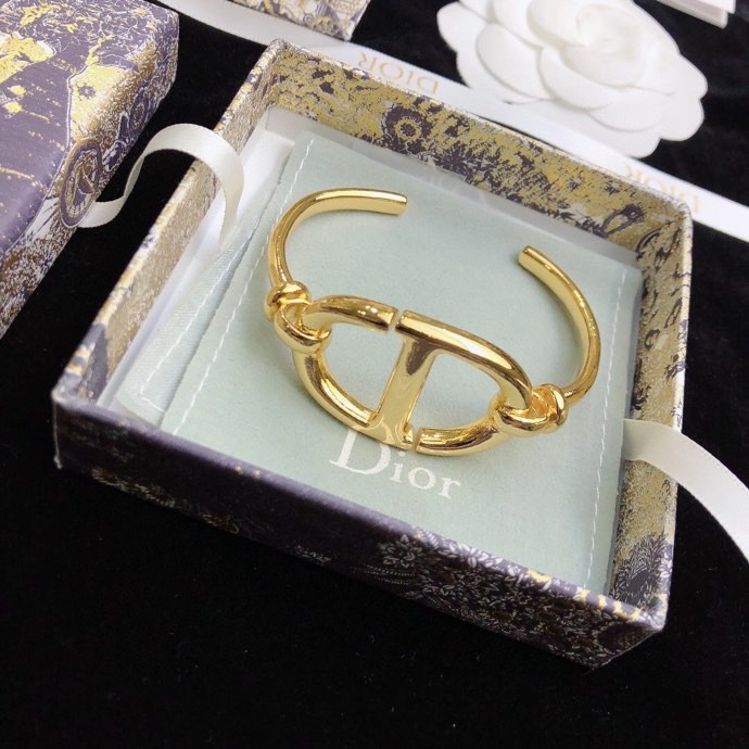 chr1st1an D10r rings